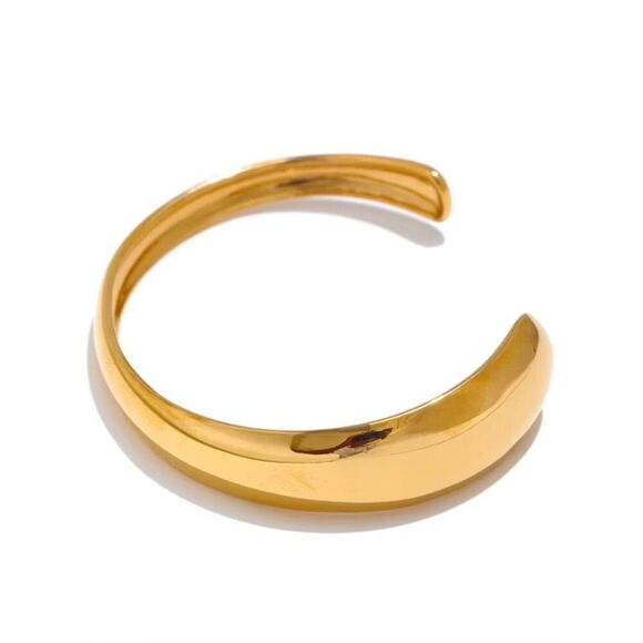 MM LaFleur The Liza Bangle in Gold - Picture 4 of 6